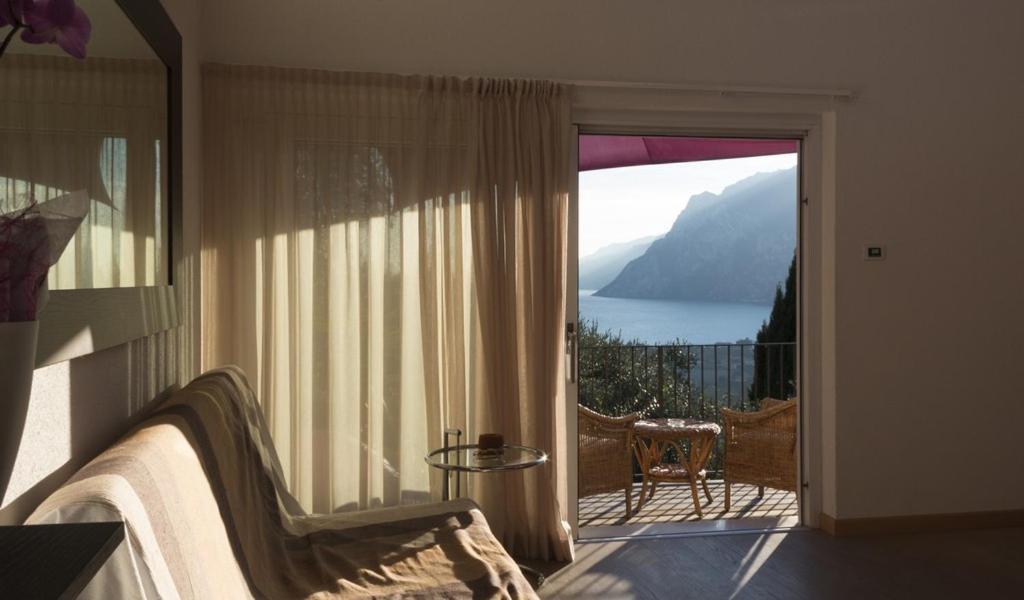 Hotel Isola Verde Torbole Sul Garda Esterno foto