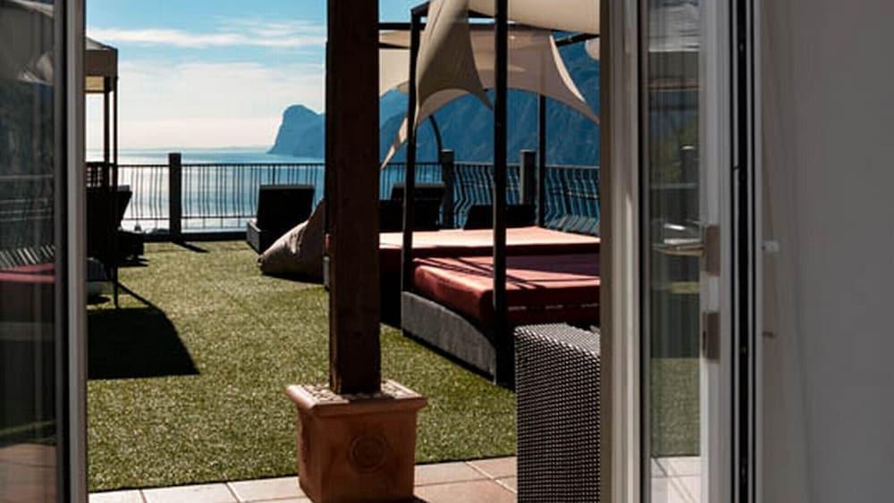 Hotel Isola Verde Torbole Sul Garda Esterno foto