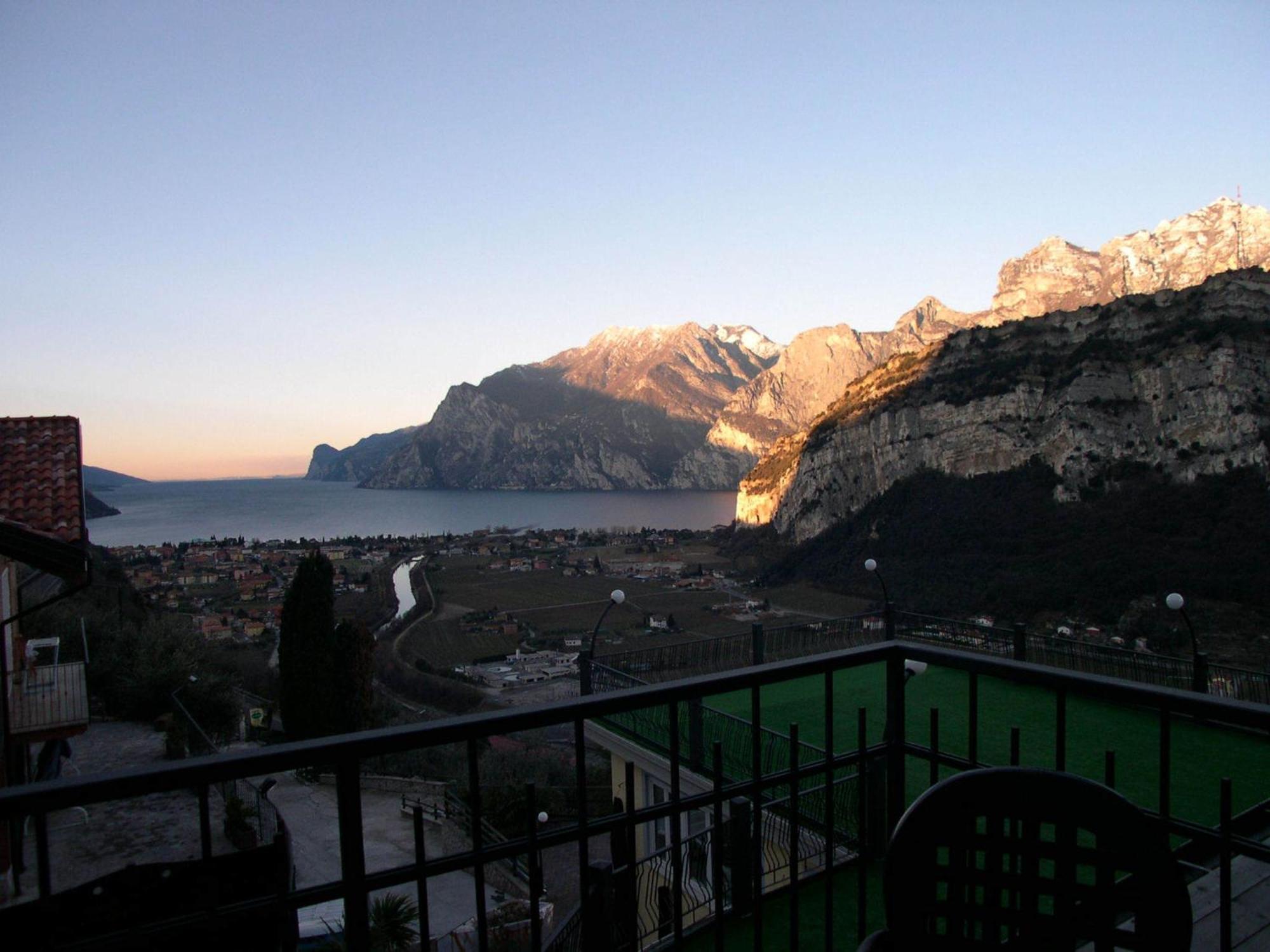 Hotel Isola Verde Torbole Sul Garda Esterno foto