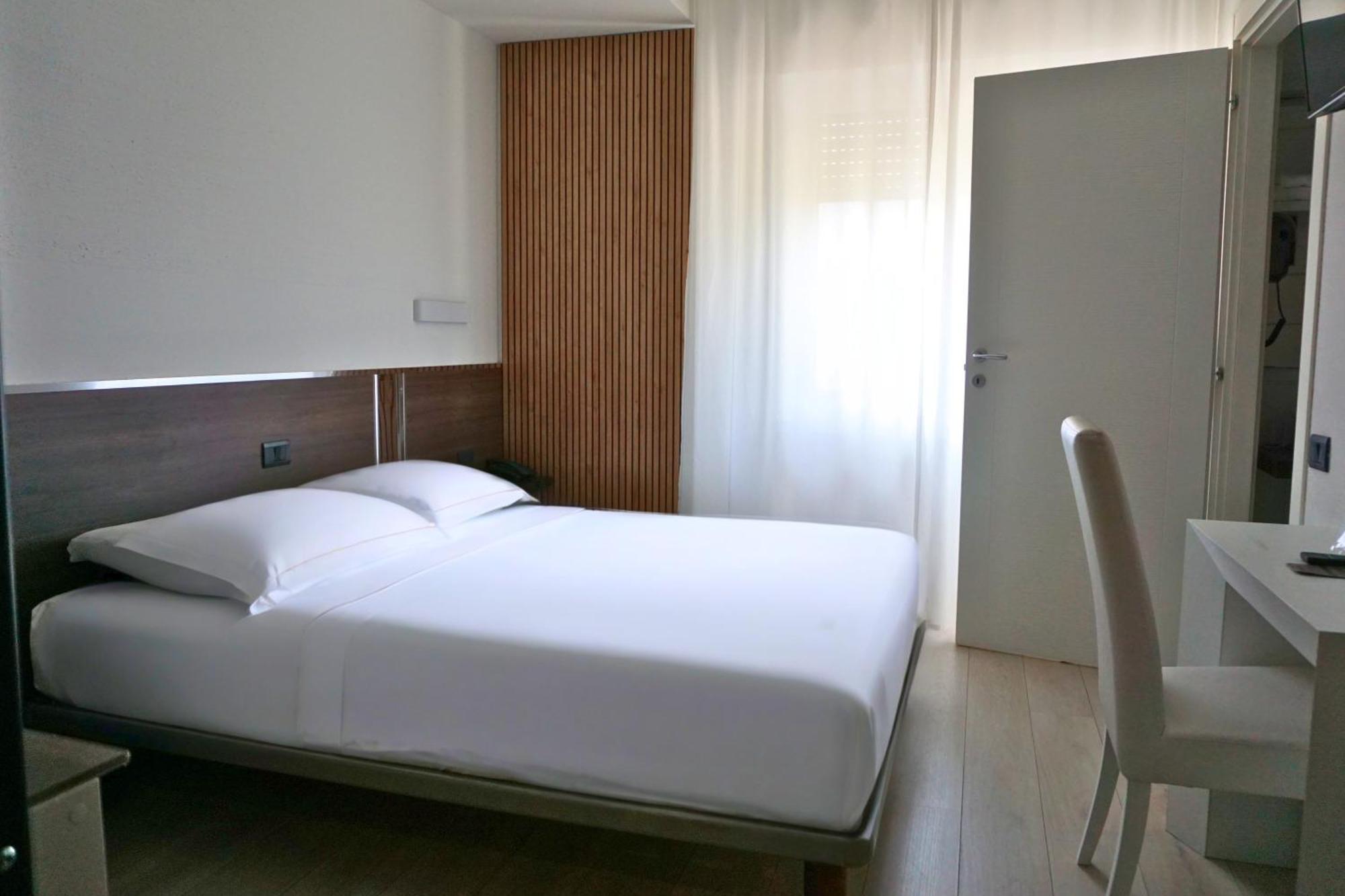 Hotel Isola Verde Torbole Sul Garda Esterno foto