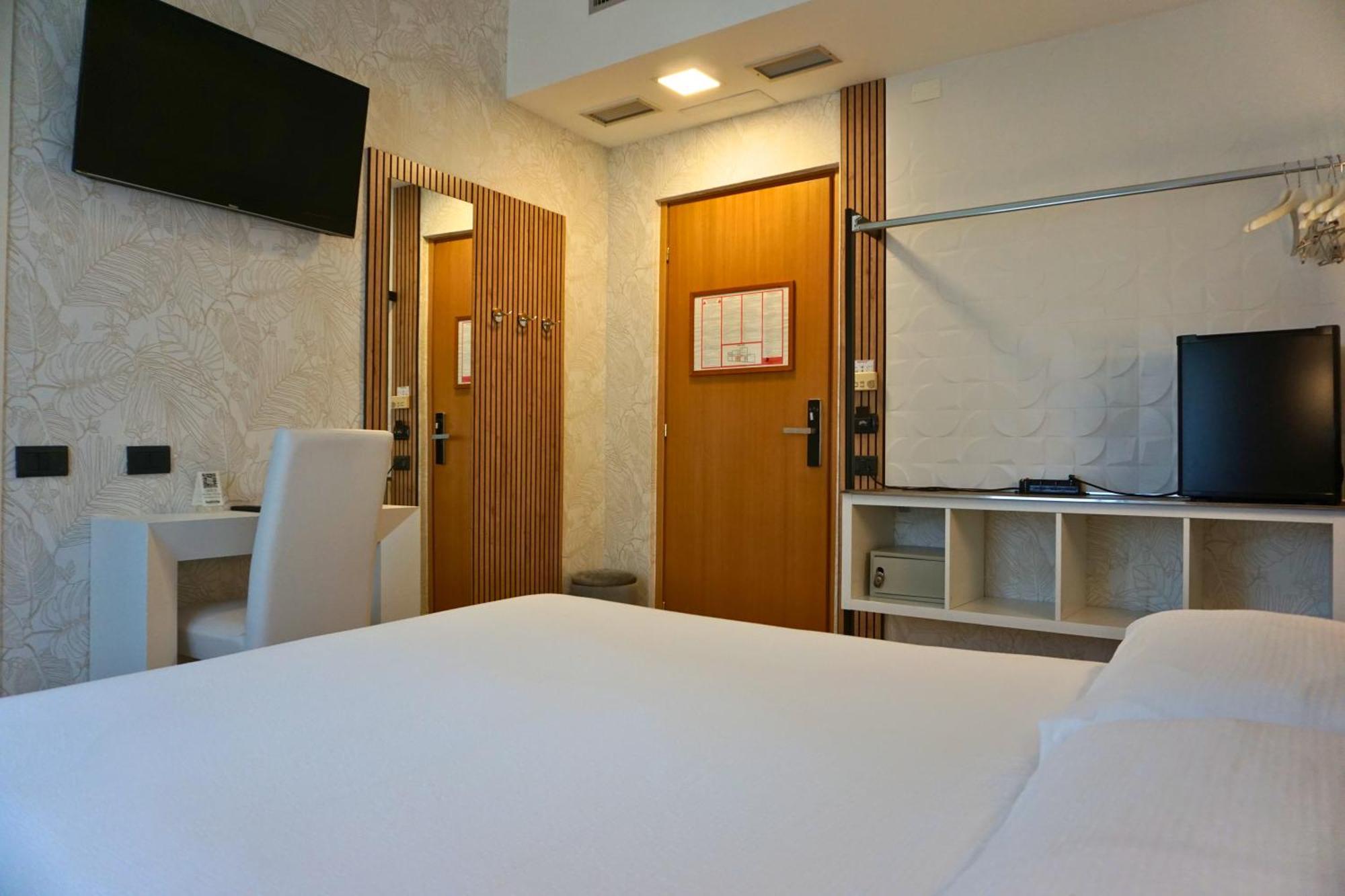 Hotel Isola Verde Torbole Sul Garda Esterno foto