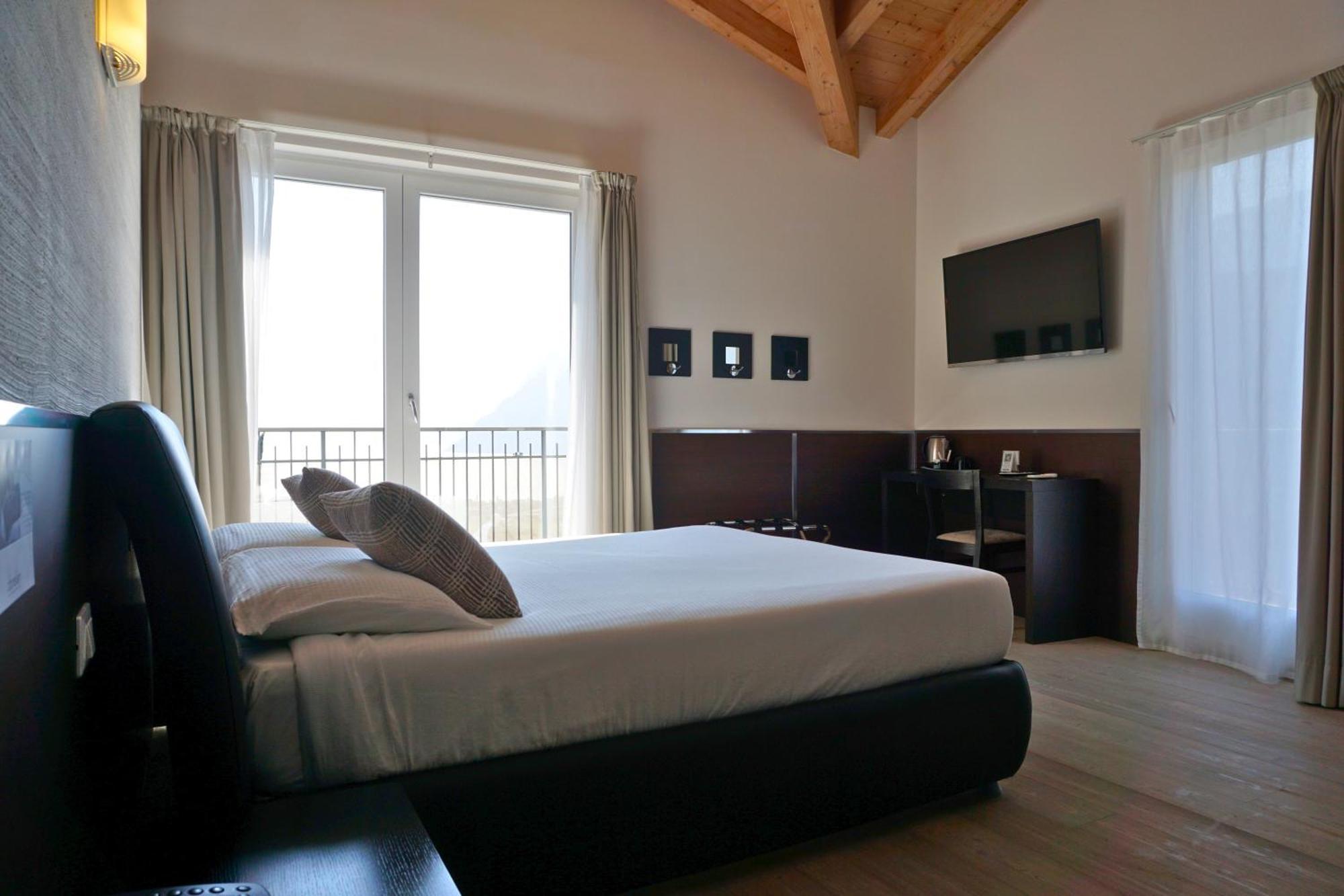 Hotel Isola Verde Torbole Sul Garda Esterno foto