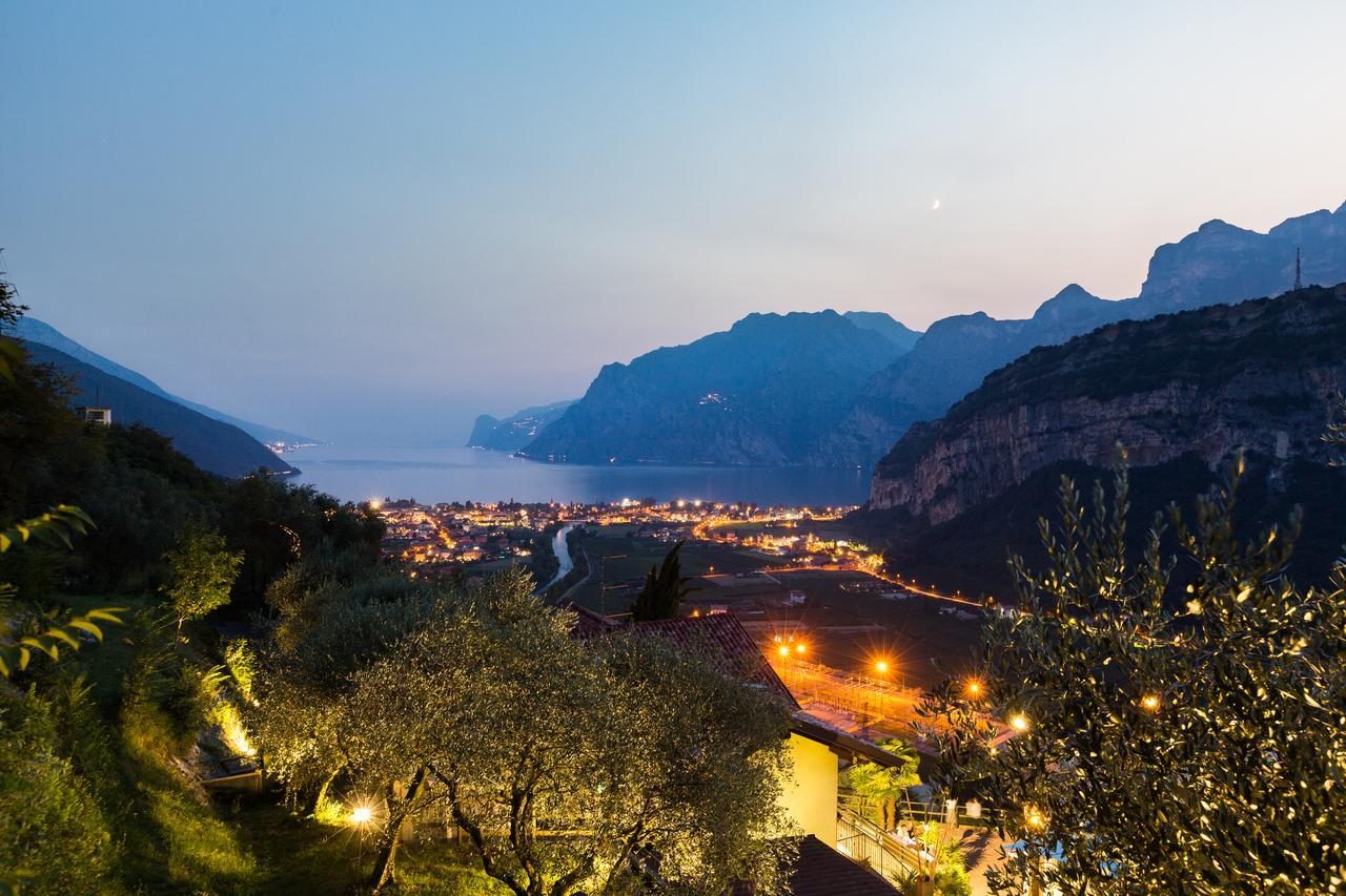 Hotel Isola Verde Torbole Sul Garda Esterno foto