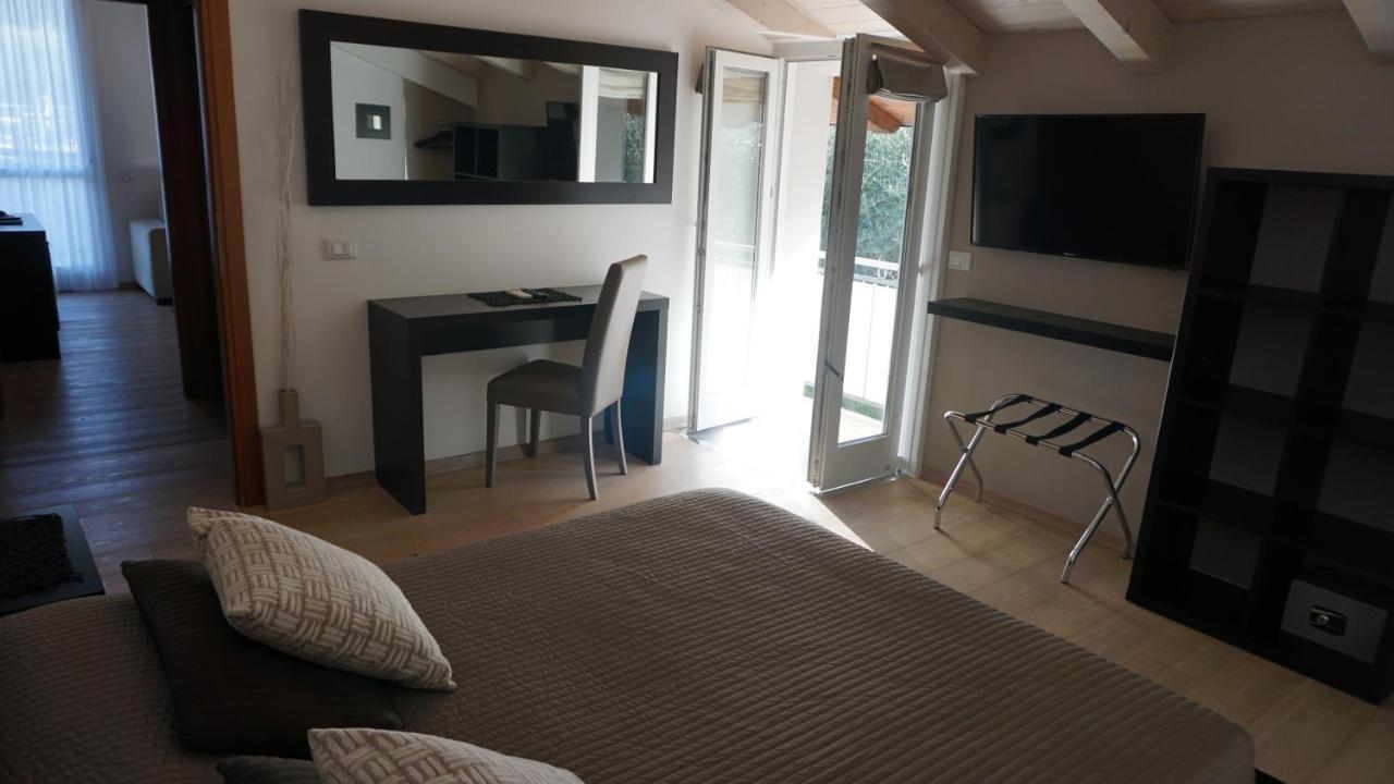 Hotel Isola Verde Torbole Sul Garda Esterno foto